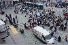 En flygbild över Mynttorget. De flesta som marscherade har nu nåt fram och samlats på Mynttorget.  (Klicka på bilden för att se en större bild)